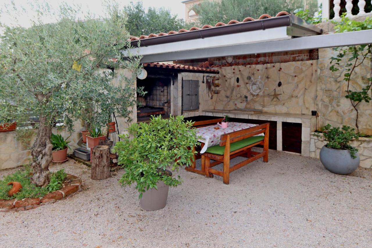 Apartments With A Parking Space Kornic, Krk - 415 Extérieur photo