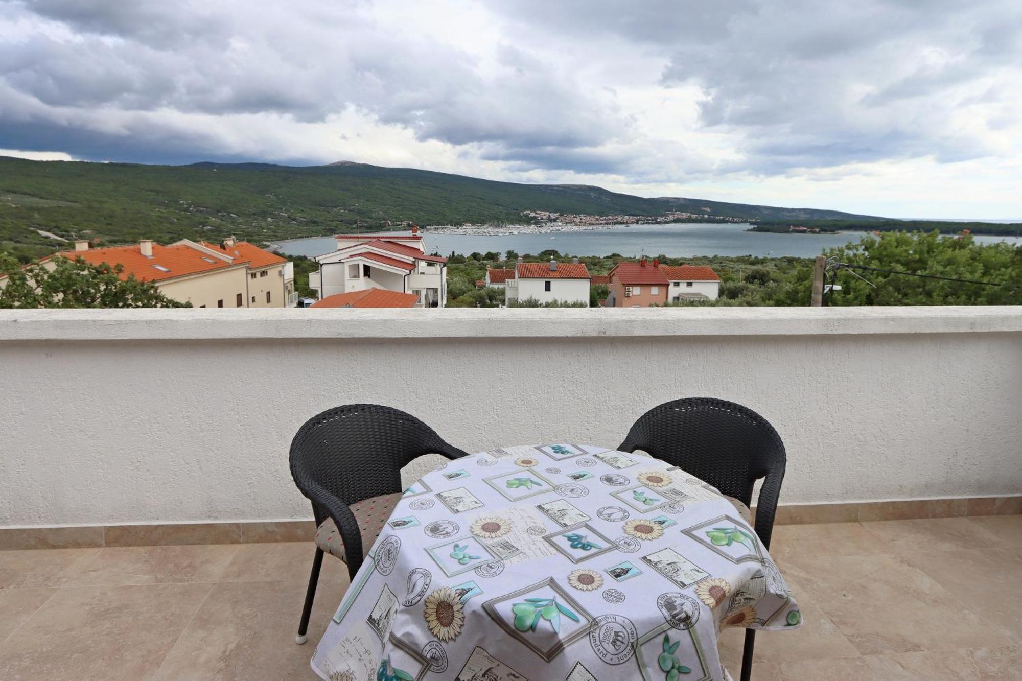 Apartments With A Parking Space Kornic, Krk - 415 Extérieur photo